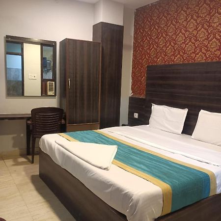 לקנאו Hotel Park Avenue מראה חיצוני תמונה