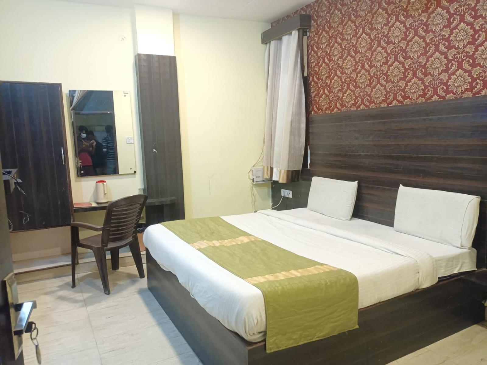לקנאו Hotel Park Avenue מראה חיצוני תמונה
