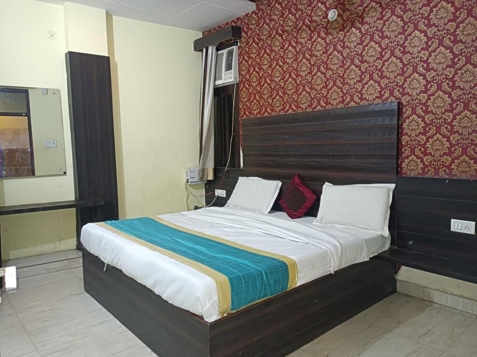 לקנאו Hotel Park Avenue מראה חיצוני תמונה