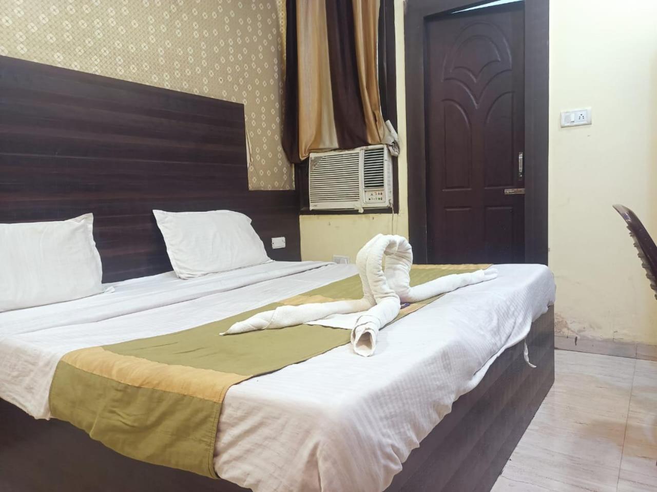 לקנאו Hotel Park Avenue מראה חיצוני תמונה
