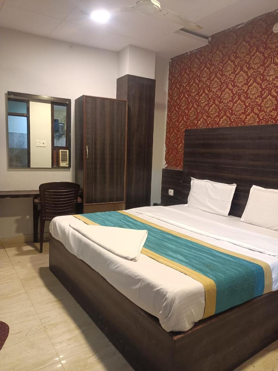 לקנאו Hotel Park Avenue מראה חיצוני תמונה